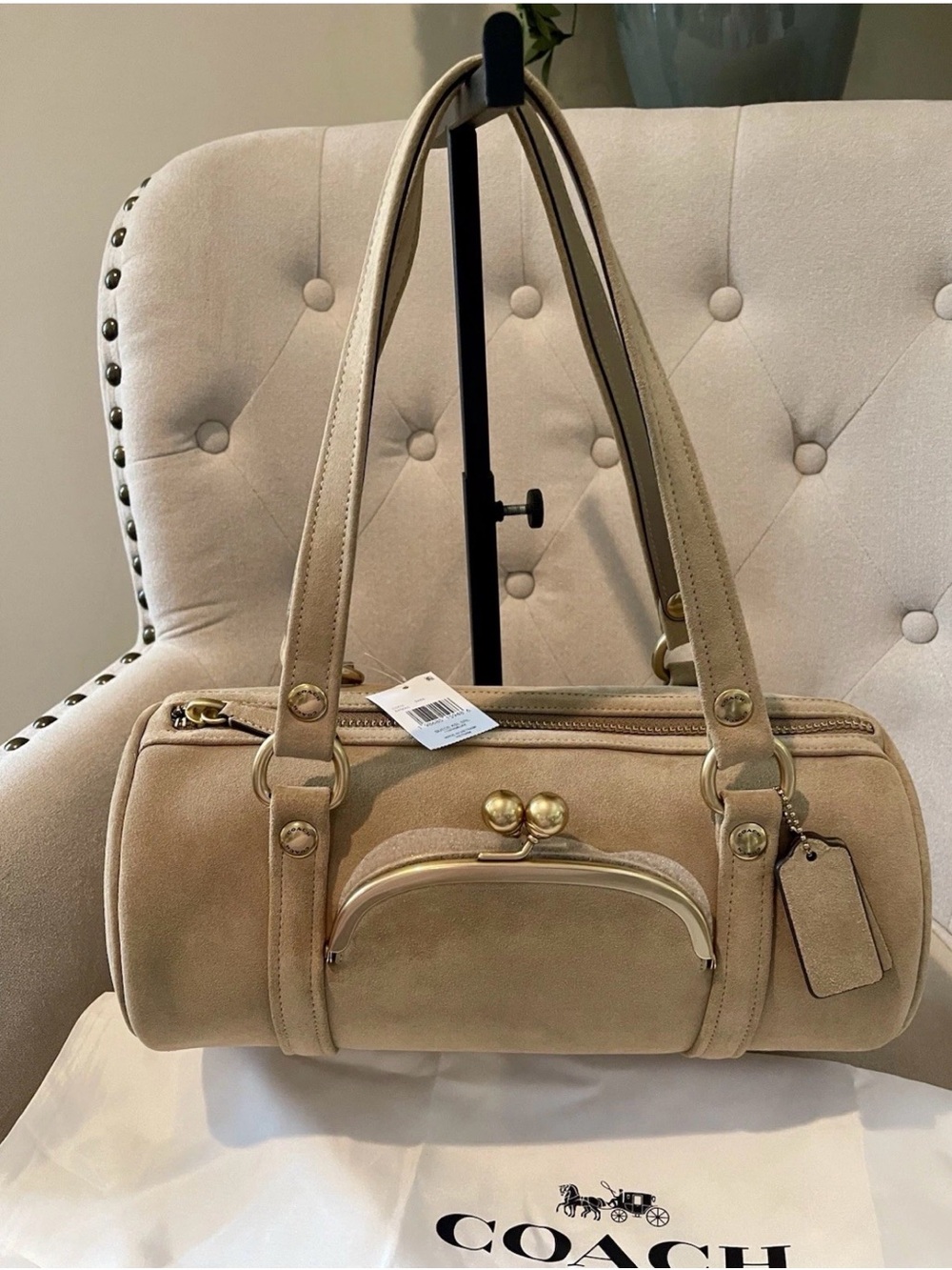 Coach Kisslock Barrel Bag In Soul /Tan Suede Brass Hardware Gift Boxed NWT - Picture 6 of 16
